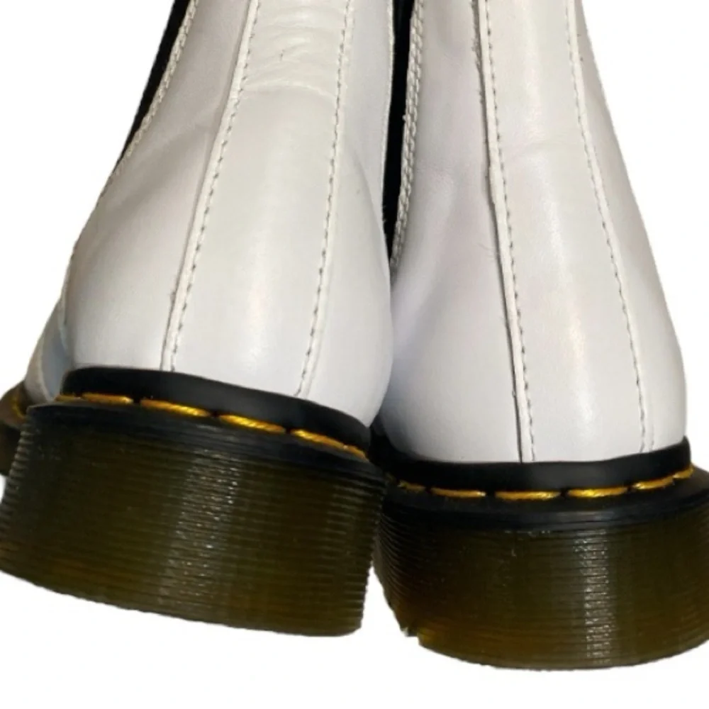 Doc Martins Chelsea Boot in White Smooth Leather Size 9